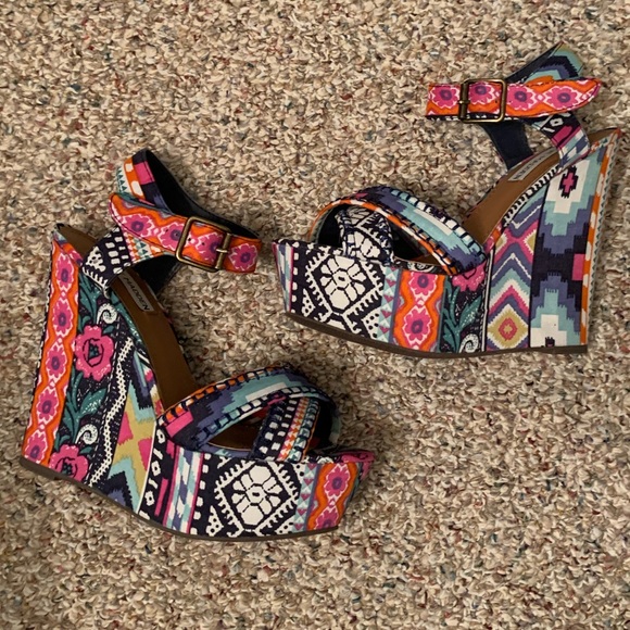 Steve Madden Shoes - ADORABLE Steve Madden Wedges